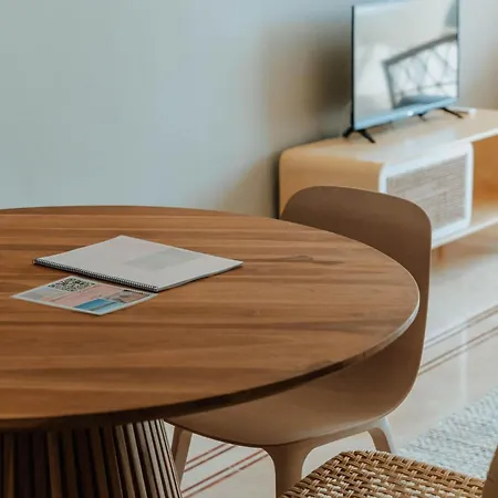 Stylish Aloha Hill Club - Tcm *